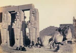 Detail van de Osirische pilasters van Ramesseum, dodentempel van Ramses II, Thebe