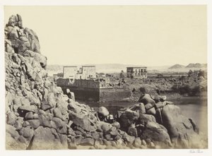 Gezicht op de zuidzijde van het eiland Philae door Francis Frith