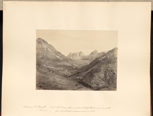 De berg Horeb (Sinaï), "en de berg stond geheel in rook, want de Heer daalde neer in vuur". door Francis Frith