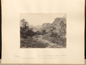Rephidim, wildernis van Paran. Het toneel van een gevecht met de amalekieten toen Mozes op de heuvel zat met Aäron en Hur. door Francis Frith