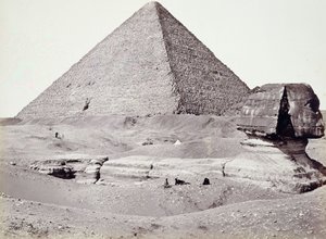 De Grote Piramide, met de Sfinx op de voorgrond, El-Geezah