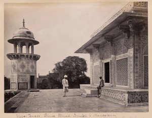 Boventerras, prins Etmad Dowlah; mausoleum, Agra door Francis Frith