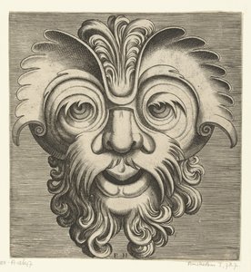 Masker met baard en snor met krullen, een toef krullen rust op de neuswortel