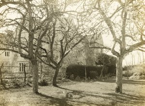 Kelmscott Manor: Van de boomgaard