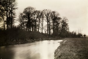 Kelmscott Manor: De Theems bij het landhuis, 1896 door Frederick Henry Evans