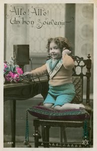 Kind aan de telefoon