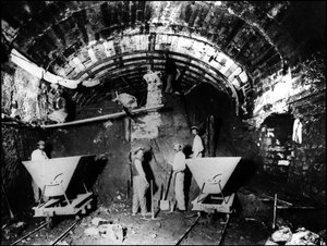 Bouw van de metro van Parijs - werken van de metro: tunnelboring op lijn 1 - fotografie