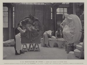 Galerij van grote stukken in de porseleinfabriek van Sèvres, Frankrijk