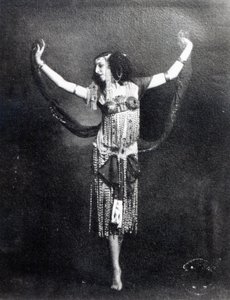 Ida Rubinstein in de rol van Salome door French Photographer