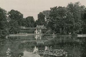 La Maison de la Reine (fotogravure) door French Photographer