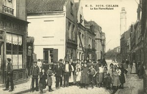 La Rue Pierre-Mulard, Calais door French Photographer
