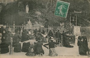 Lourdes, La Grotte Miraculeuse door French Photographer