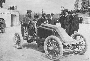 Marcel Renault bij de start van de race van Parijs naar Madrid, 1903