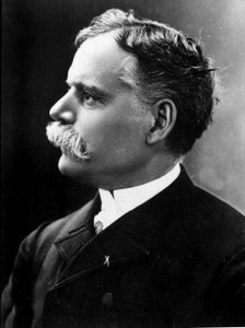 Portret van Jules Cheret (1836-1932), Franse schilder en tekenaar, late 19e eeuw (zw/w foto)