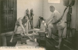 Ansichtkaart van een man die gemasseerd wordt in het thermale bad van Aix les Bains, verzonden in 1913 door French Photographer