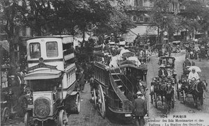 Ansichtkaart met een omnibusstation op het kruispunt van Boulevard Montmartre en Boulevard des Italiens, Parijs, 1905-10