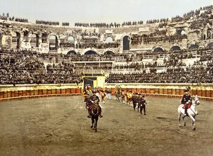 Processie van matadors in het Amfitheater in Nîmes, 1890-1900