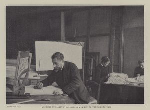 Teken- en naaiwerkplaats in de Beauvais Tapestry Manufacture, Frankrijk door French Photographer