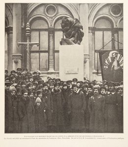 Onthulling van een monument opgericht door de Sovjets ter nagedachtenis aan één van de moordenaars van Alexander II, uit Histoire des Soviets, pub. 1922 (litho)
