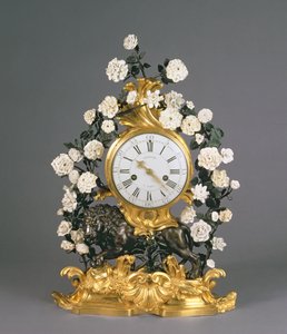 Een Louis XV klok, Vincennes/Mennecy, c.1750 door French School