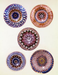 Een groep St. Louis concentrische Millefiori gewichten