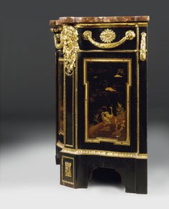 Een late Louis XV commode, ca. 1763-70