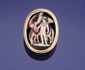 Camee ring met Bellerophon die Pegasus naar water leidt