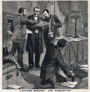 Dreyfus-affaire: Drie agenten in burger en een politiecommissaris doorzoeken het huis van Georges Picquart (1854-1914). In 