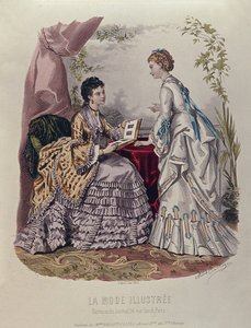 Modeplaat met dames in jurken ontworpen door Mme Breant-Castel en kijkend naar fotoalbums, 1872
