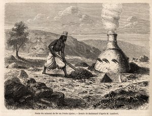 IJzerertsraffinage in Fouta Djalon, Senegal, tekening van Hadamard, ter illustratie van de reis van luitenant Lambert naar Fouta Djalon in 1860. Gravure in "Le tour du monde" 1861. Selva
