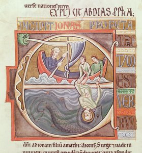 Ms 1 Fol.196v Geïllustreerde initiaal E die Jona toont die in de zee wordt gegooid, uit de Souvigny Bijbel, laat 12e eeuw