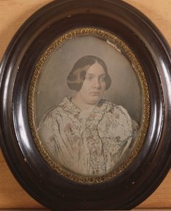 Portret van een onbekende vrouw, 1850 (gekleurde daguerreotypie)