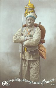 Ansichtkaart met een Senegalese soldaat, 1915 (gekleurde foto)
