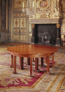Ronde tafel in de stijl van de Directoire periode, 1795-99