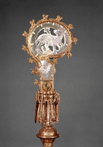 De staf van de abdis van het Cisterciënzerklooster Abbaye du Lys (verguld zilver & bergkristal)