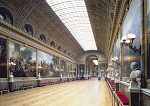 De Galerie des Batailles (Slagengalerij) versierd met 33 schilderijen die de grootste Franse militaire overwinningen illustreren, voltooid in 1837