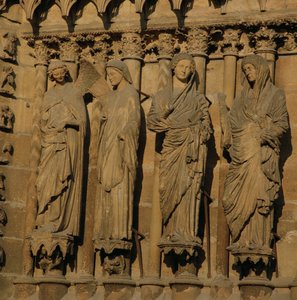 De Visitatie, vier jambfiguren van de Westgevel van de Kathedraal, c.1230-40