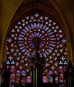Het zuidelijke roosvenster in de Saint Gatien-kathedraal, Tours