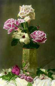 Vaas met Rozen ca. 1898 door French School