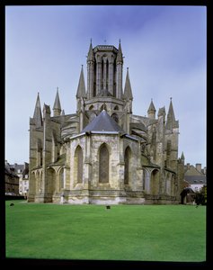 Uitzicht op de kathedraal van Coutances vanaf het oosten