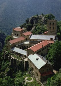 Uitzicht op de Abdij van St. Martin du Canigou