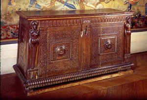 Notenhouten dressoir, Lyonnais School