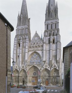 Westgevel van de kathedraal van Bayeux door French School
