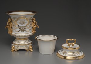 Witte en Gouden Gedekte IJsemmer, Fabriek van Jacob-Petit door French School
