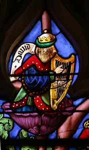 Raam met afbeelding van de Boom van Jesse: David met Harp