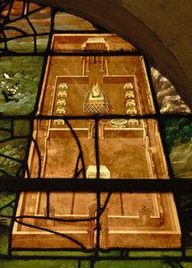 Raam in het Charnier (w.7) met de Tempel