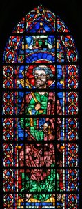 Raam w102 met St. Petrus