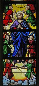 Raam w105 met de Hemelvaart van de Maagd Maria door French School