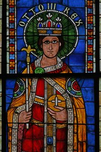Raam w13 met Keizer Otto III door French School
