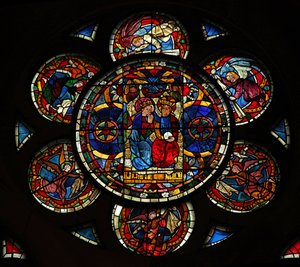 Venster w14 met de kroning van de Maagd